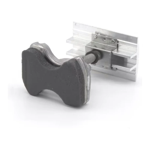 FVComponentes.com - Tienda solar especializada en Victron Energy 40 NOVOTEGRA Pinza intermedia con pletina de contacto a tierra incluida para raíl C y FR III - 30-42 – 03-001433