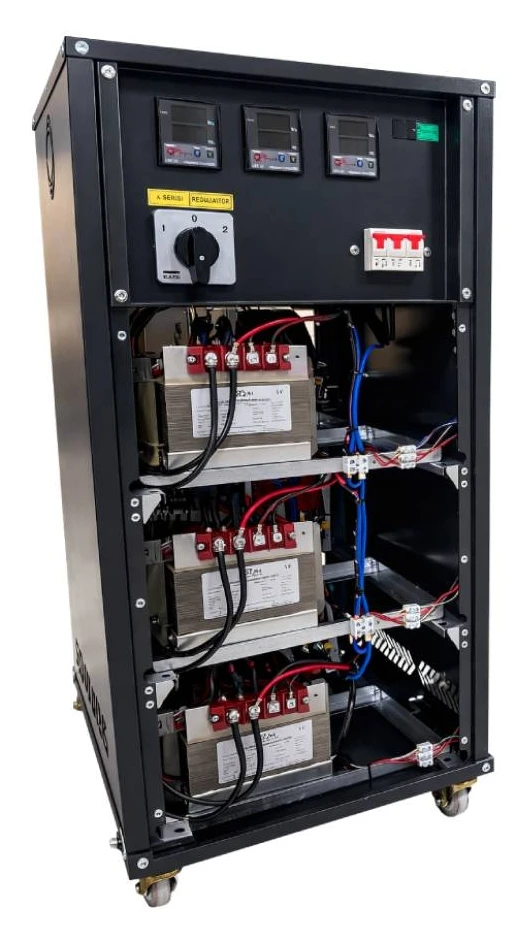 estabilizador-de-tension-trifasico-con-servomotor-225kva-18kw-1.jpg Estabilizador de tensión trifásico con servomotor 22,5 kVA (18 kW) 400V ±2%