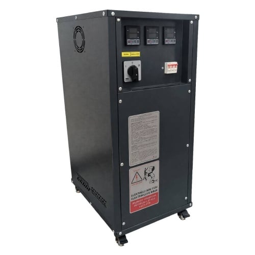 Estabilizador de tensão trifásico com servomotor de 30 kVA (24 kW), 400 V ±2%